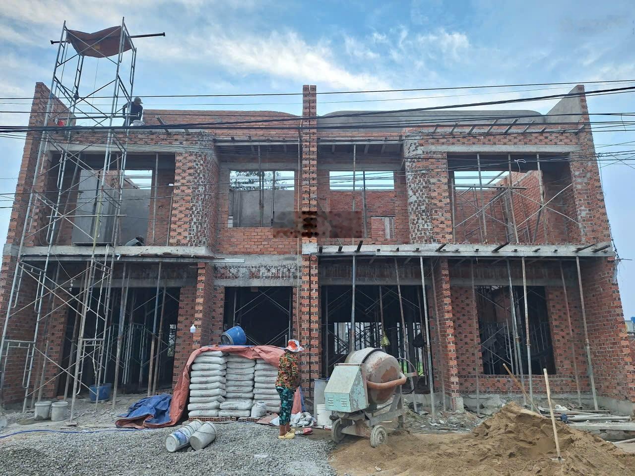 Bán nhà mặt tiền Phi Trường xây mới 100% 2,45 tỷ, 80m2 tại Tân Bình, Vĩnh Cửu, Đồng Nai