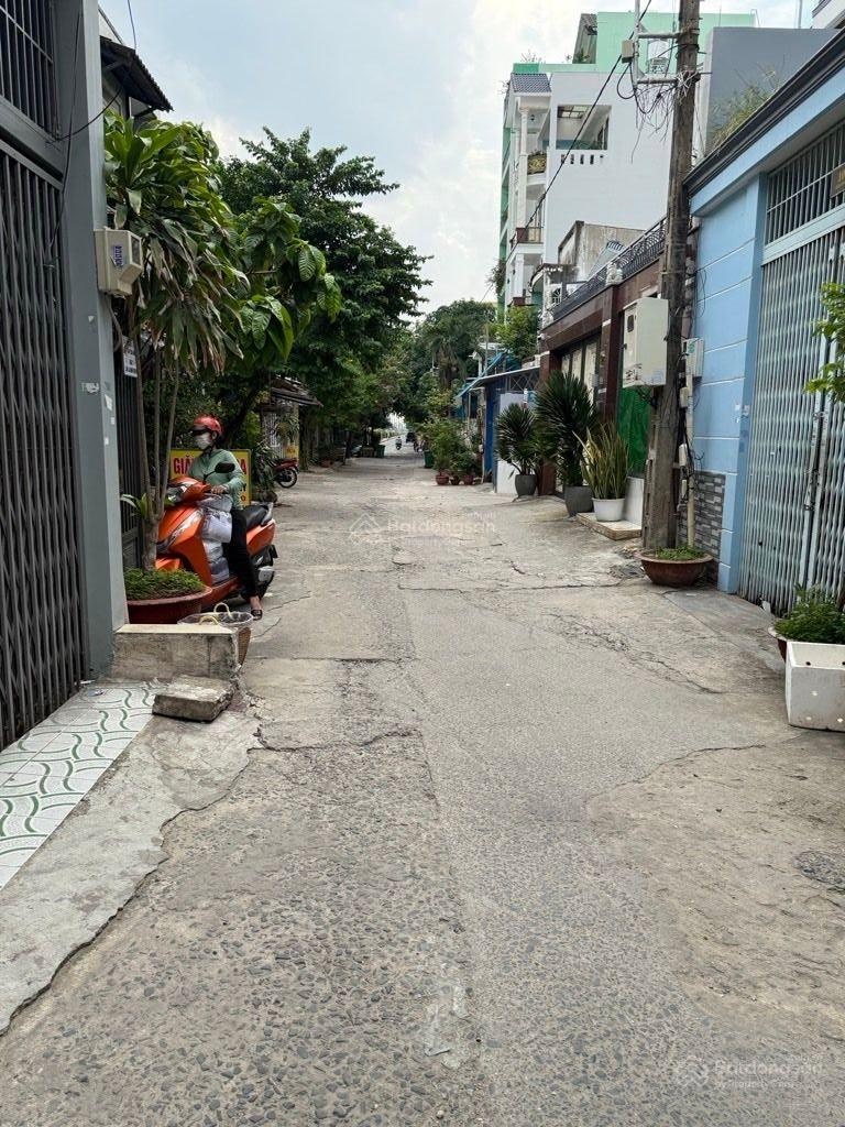 Mặt tiền KD-Hiền Vương-Nhà 2 tầng 137m2-giá 8.8 tỷ