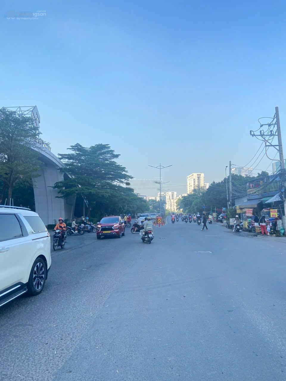 Hàng ngộk Tết! Nhà đẹp ở liền giáp PMH. Ngang to 5m -70m2 vuông đẹp.