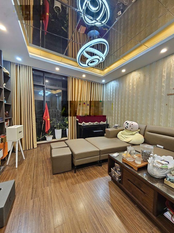 Bán nhà Nhật Chiêu - Tây Hồ - 31m - 6 tầng - Mt 5m - 11.5 tỷ - Nhà đẹp - Ngõ 3m - Ô tô đỗ cửa.