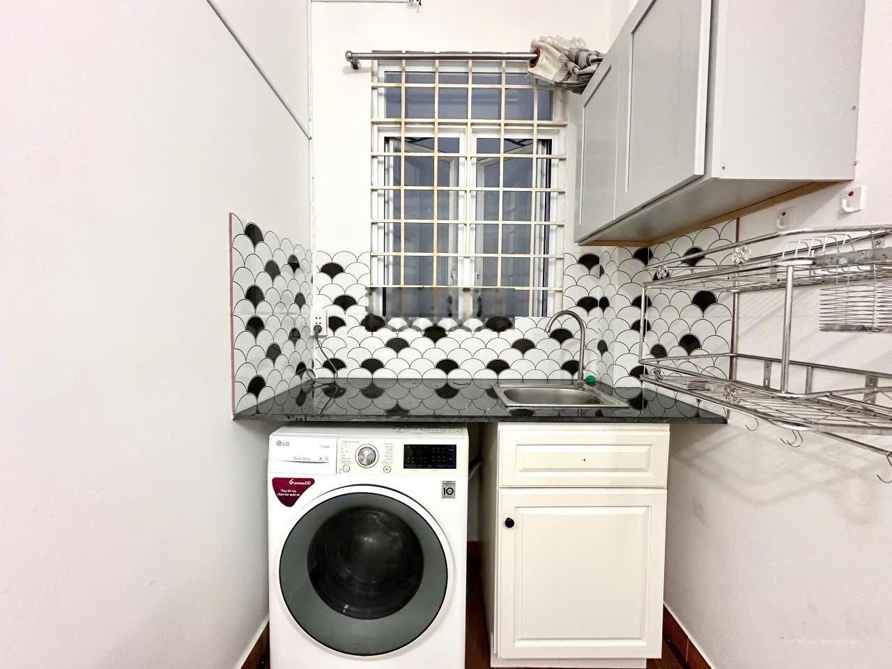 Cho thuê phòng ngay khu vực Đào Duy Anh, Phú Nhuận - Ngay CV Gia Định môi trường xanh ( 28m2)