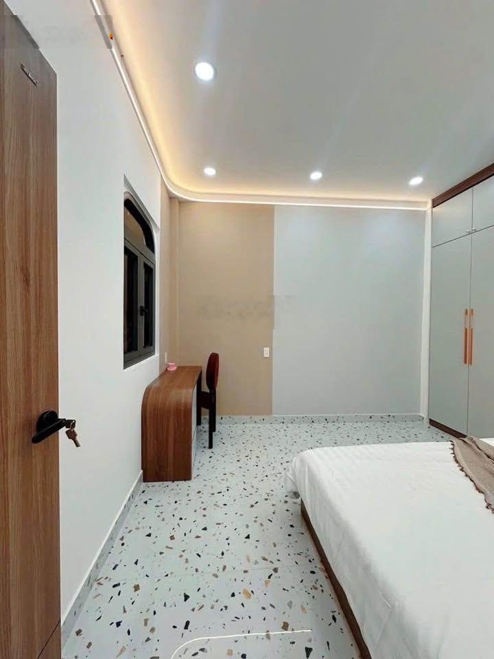 Cô chú bán nhà đường Xóm Chiếu Phường 15 Quận 4 60m2