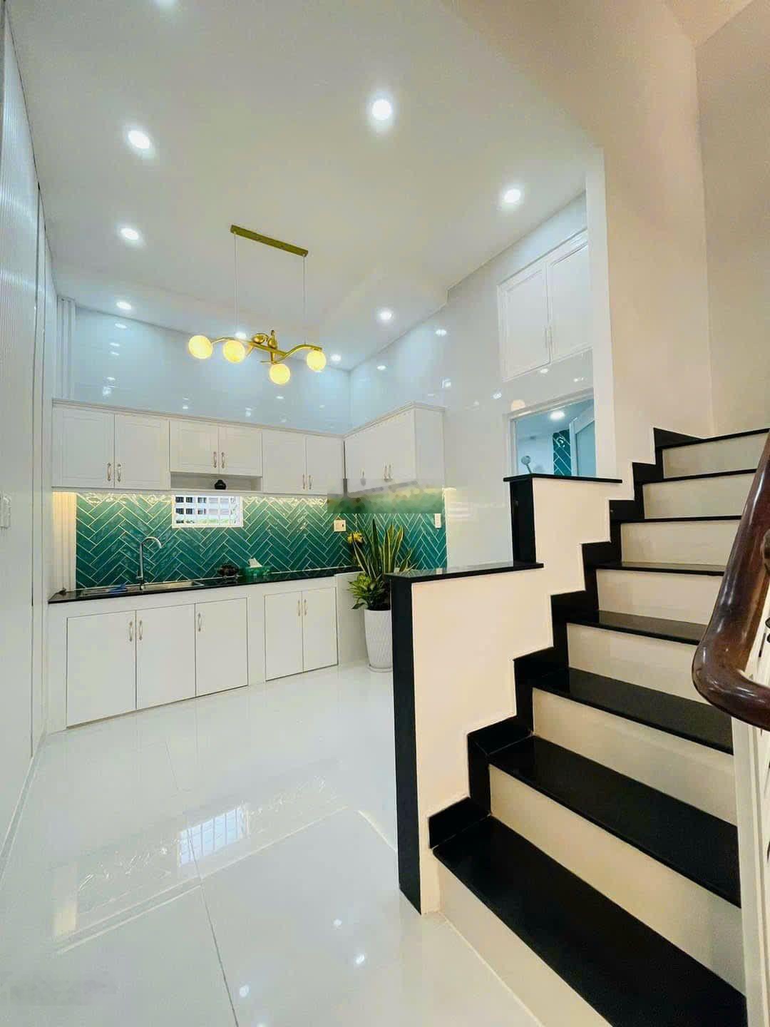 Siêu Hiếm Một Căn Duy Nhất Ở Nguyễn Biểu Q5 41m2/2Tỷ900 Triệu, 2 Tầng 2 Phòng Ngủ, Sổ Hồng Riêng.