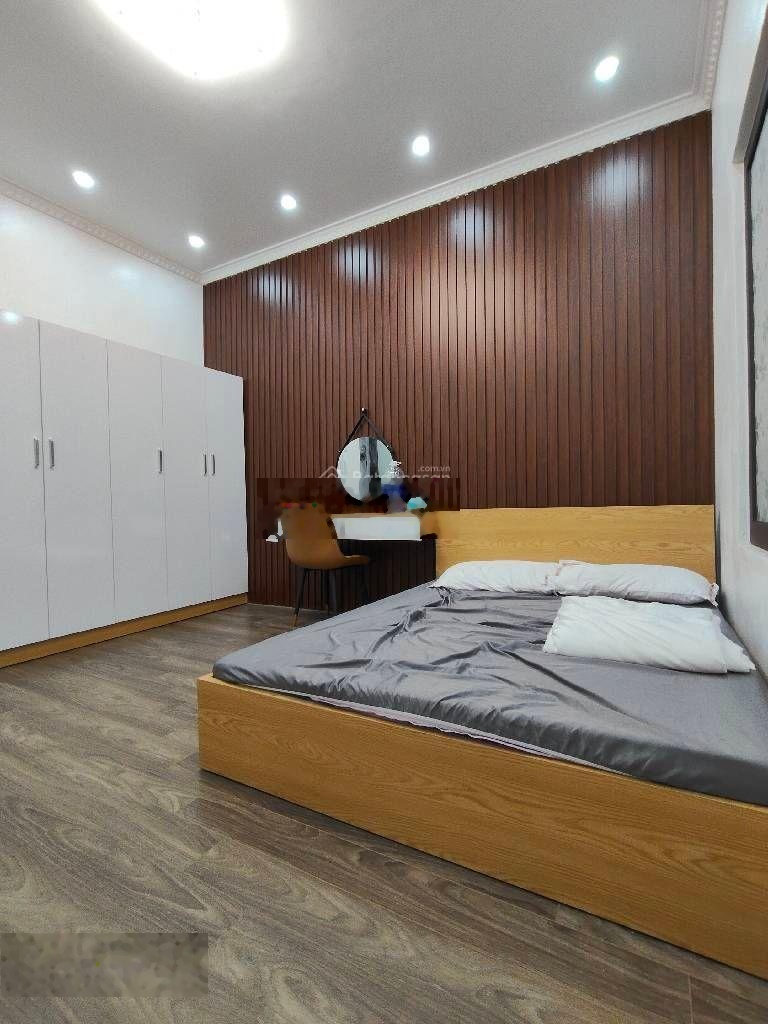 Bán nhà Kim Ngưu, nhà như phân lô, rộng rãi, 4 PN, ngõ thông, về ở ngay.