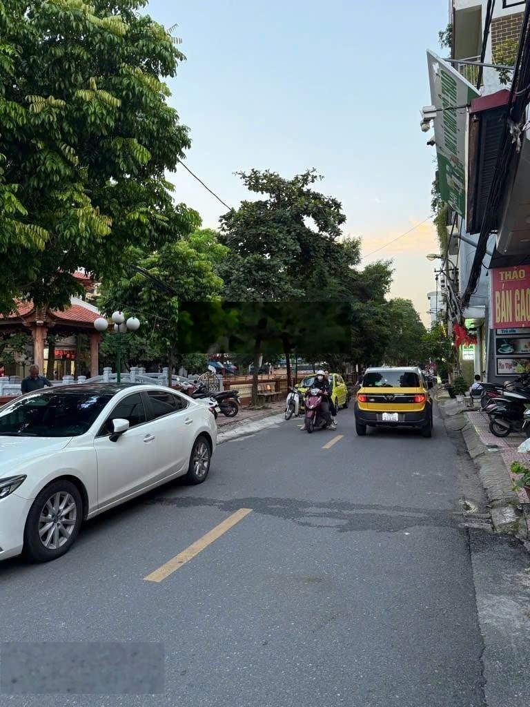 Đất Việt Hưng, mt4.2m, 13.8 tỷ, Vỉa hè ô tô tránh thông, 66m2