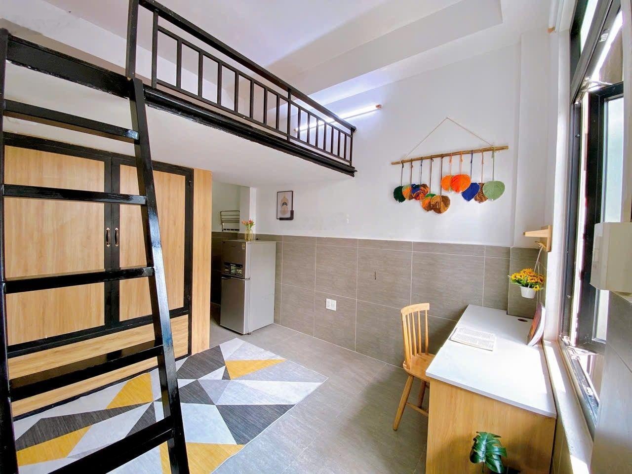 Trung tâm Phú Nhuận, cách sân bay TSN 3km, hẻm ô tô, 85m2, 5 tầng BTCT, ngang 5m, 17 tỷ.