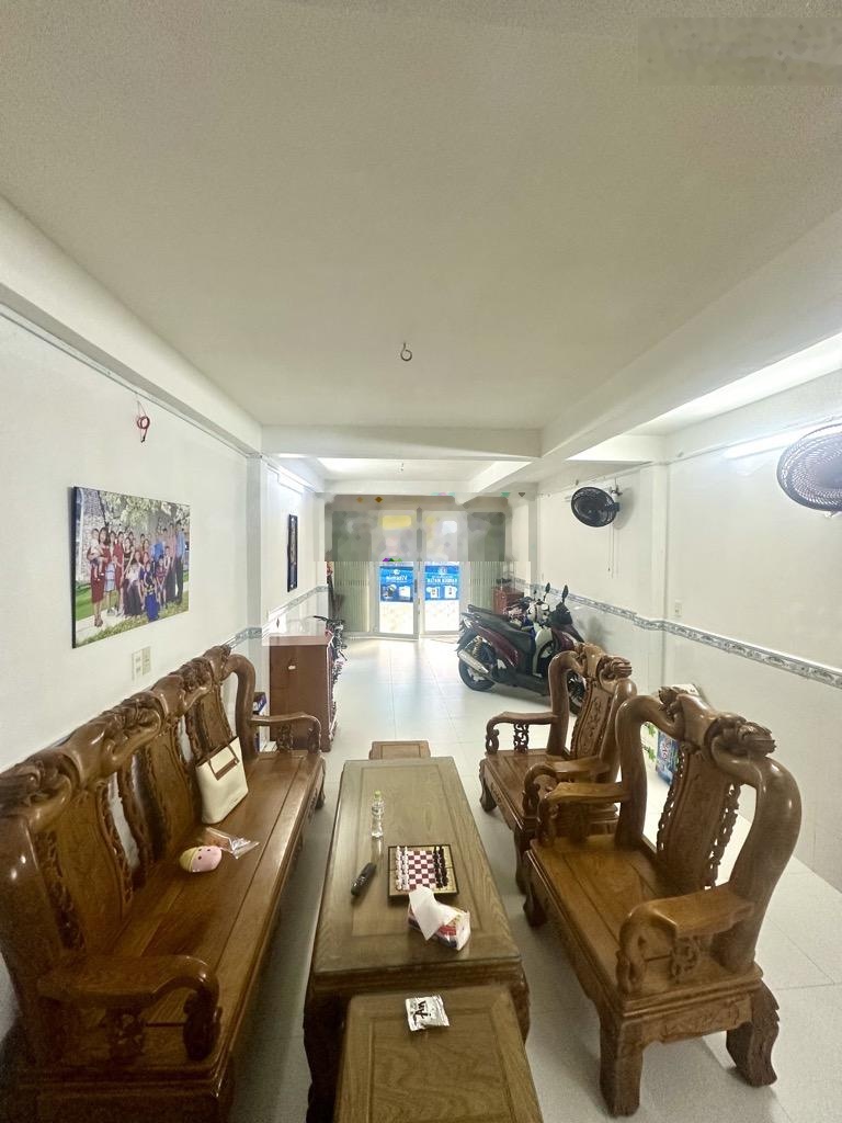 MTKD đường Hoà Bình - 2 tầng - DT 4.2x18, nở hậu, giá 12.x tỷ, Hiệp Tân, Tân Phú