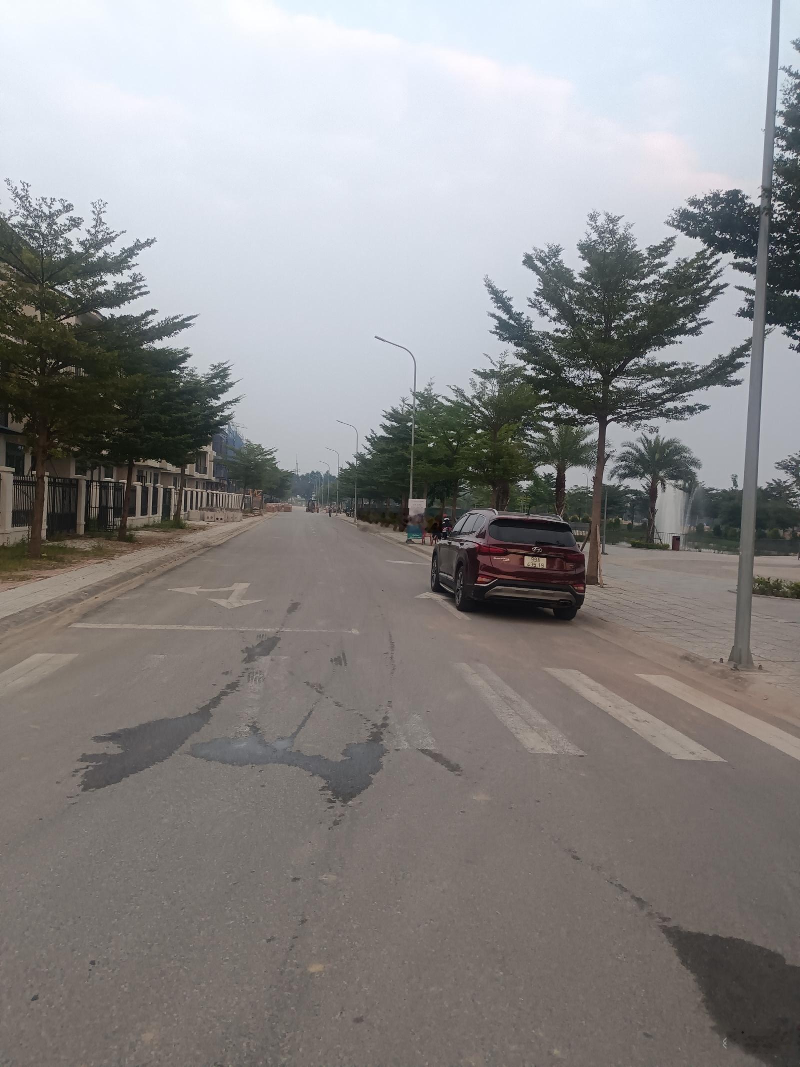 Bán Shophouse diện tích lớn 3 mặt thoáng cực đẹp trong khu đô thị Singapore,thuê được giá ngay.