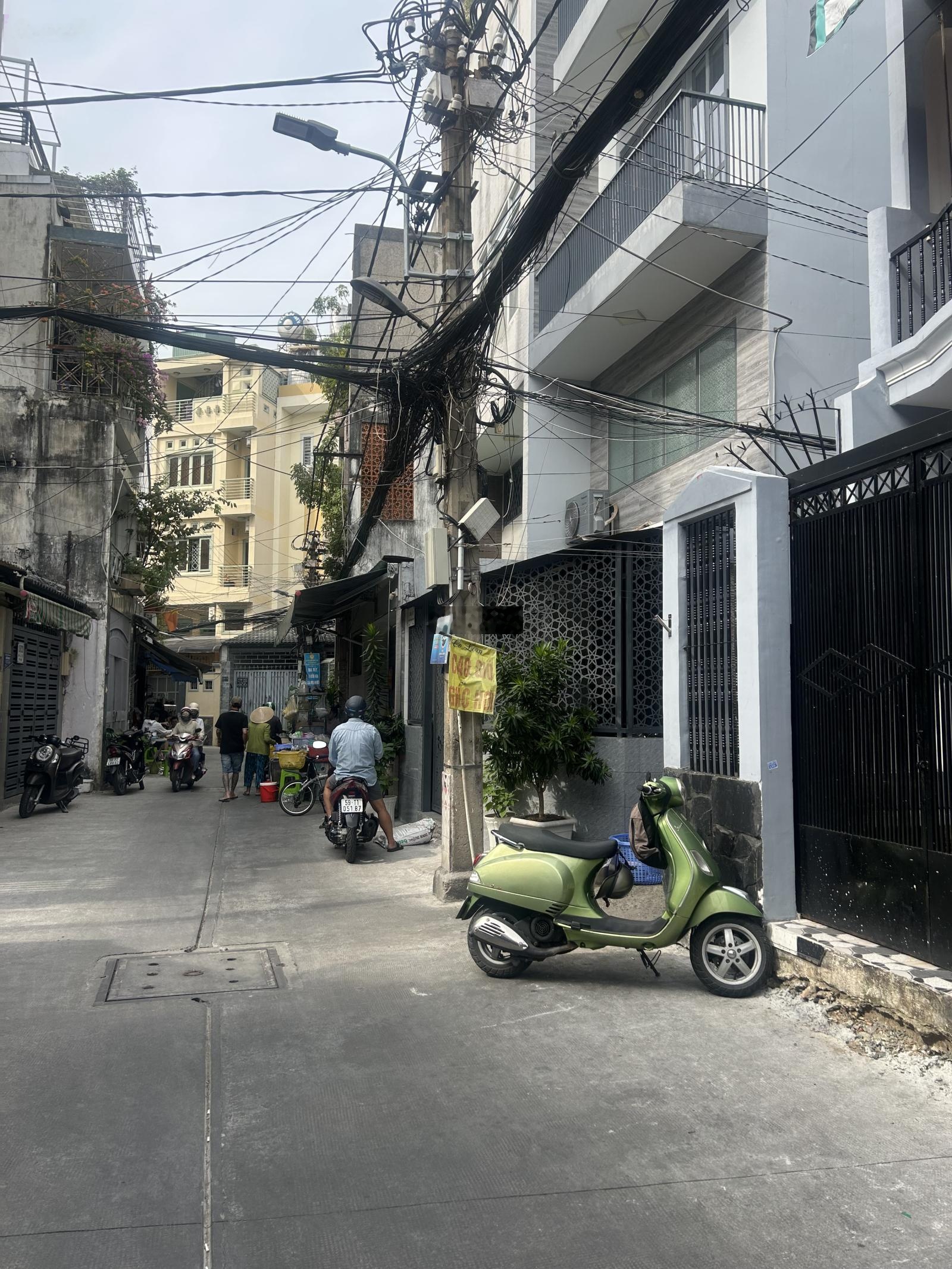 Quận 3 - đất tặng nhà - 3 mặt hẻm - xe hơi đậu cửa - trần quang diệu - 77.8m2 - 11.8tỷ!