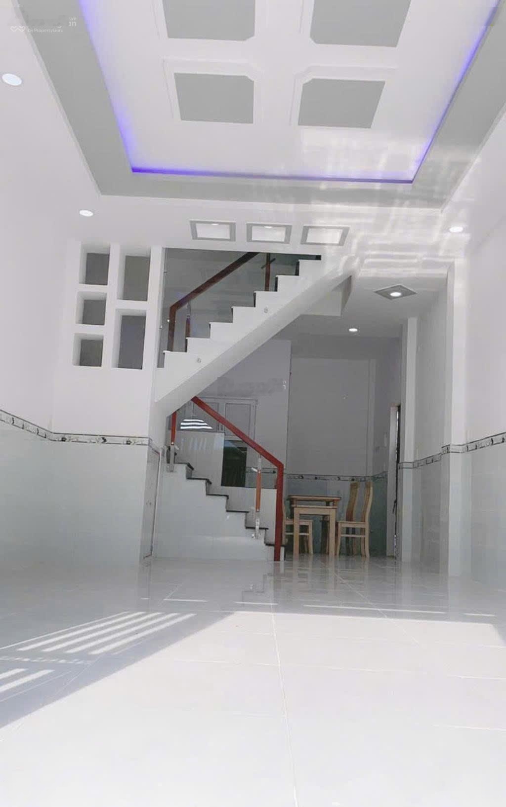 Bán nhà mặt tiền, sát bên chợ gò xoài, bình tân, 2 tầng btct, 4x11, giá chỉ 4.1 tỷ