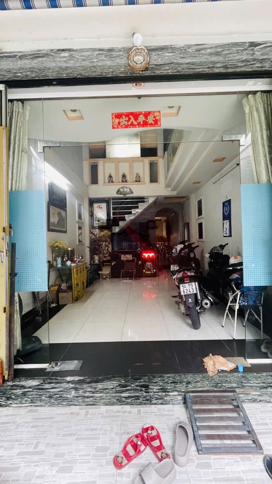 Tân phú-chợ vải phú thọ hoà. đặc biệt nhà 2 mặt hẻm siêu thoáng mát. giảm mạnh 500triệu bán gấp.