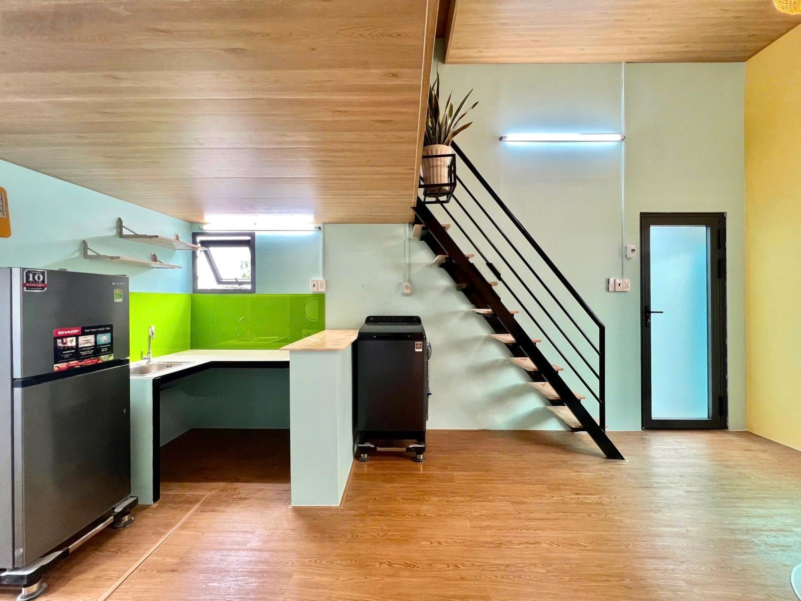 Cho thuê penhouse officetel thuộc nhà hẻm đường Thành Thái q10. Dt 40m2. Giá thuê 8,5tr/ tháng