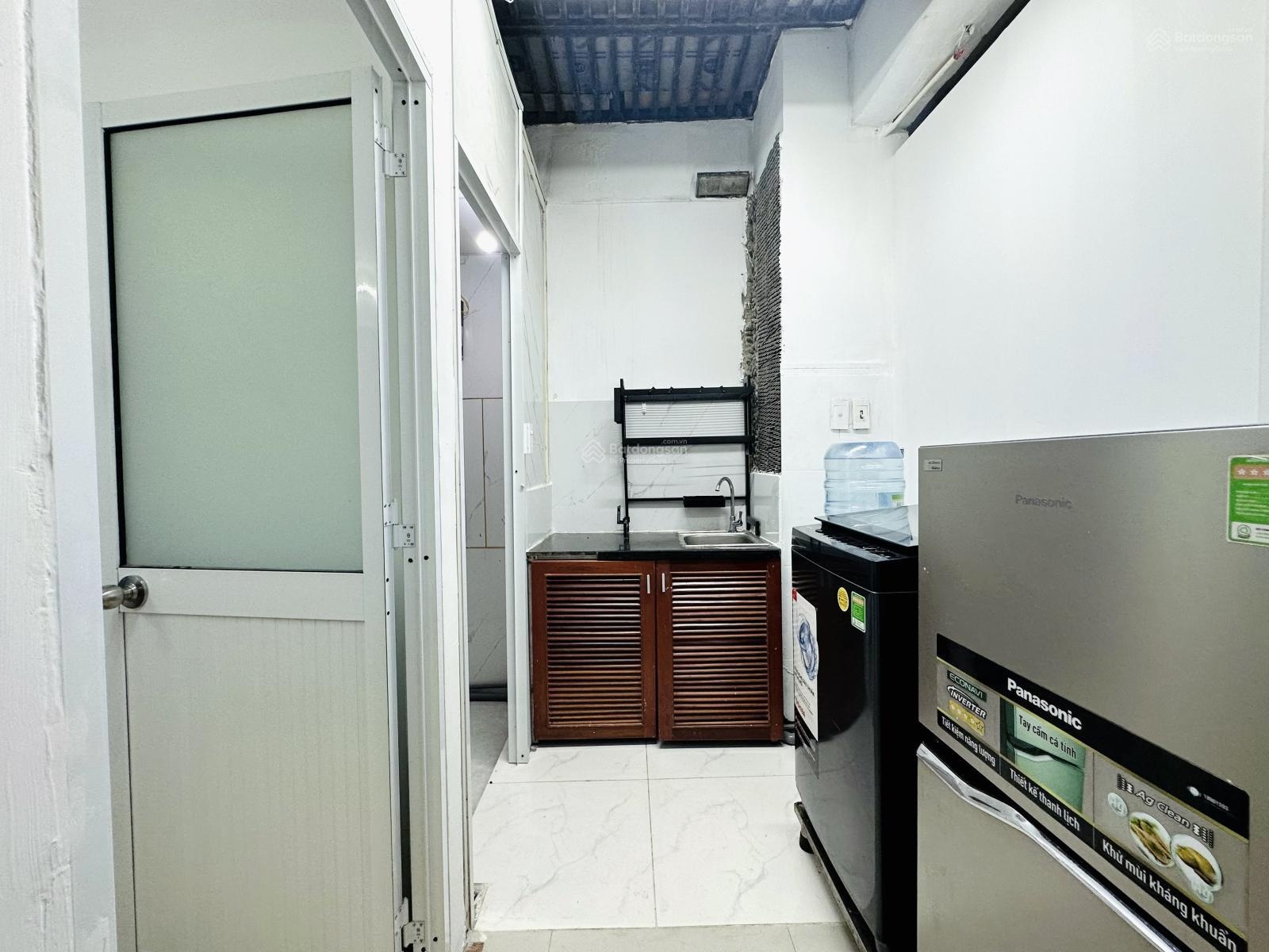 Hình thật giá thật_1 phòng ngủ ngăn bếp_giặt riêng_ngay khu ẩm thực phan xích long_giáp quận 1