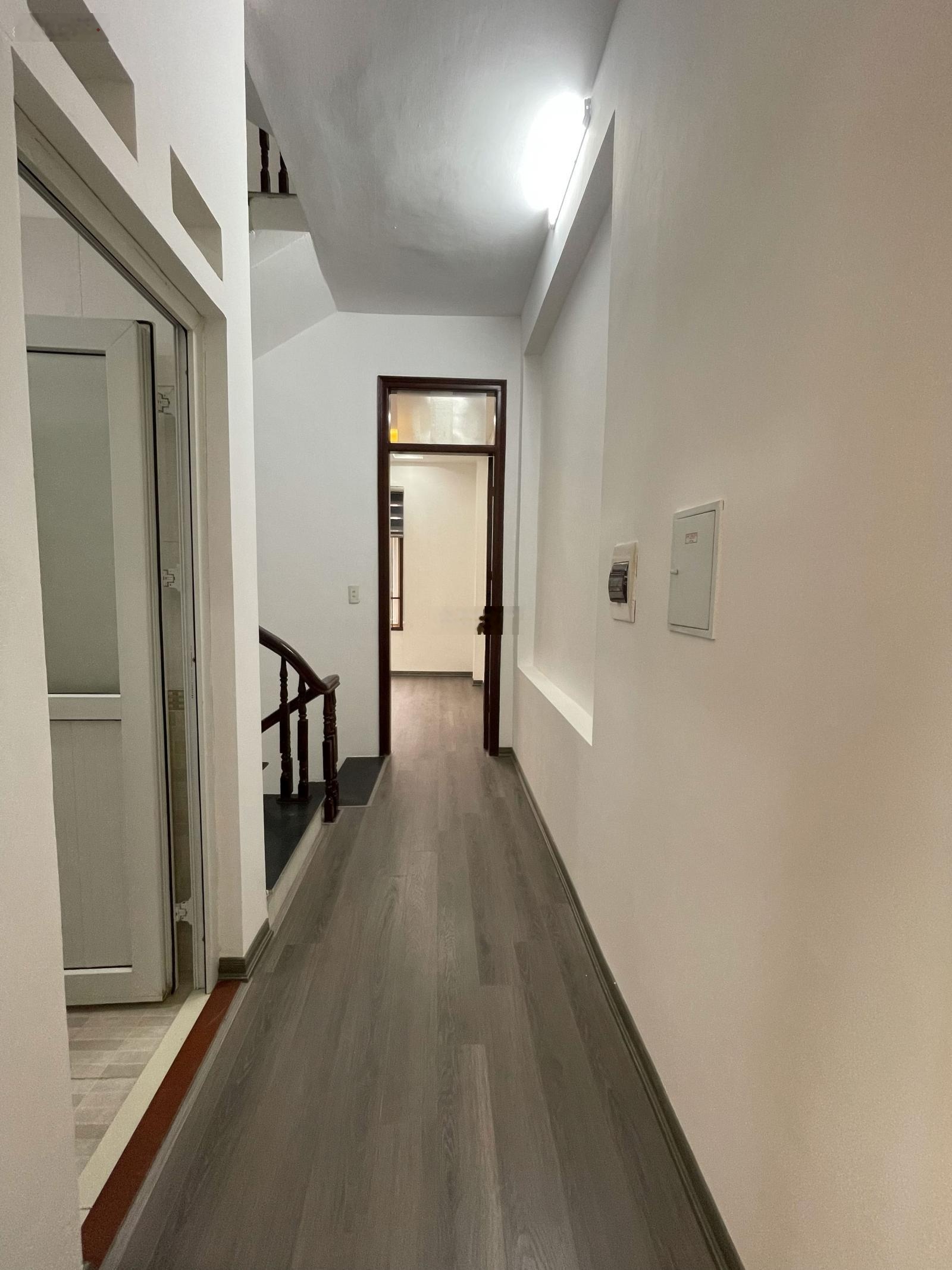 Căn Góc 2 Mặt Ngõ "Mẹc" Đỗ cửa 45.5m Mặt Tiền Vip 4.3m Đúng 20m ra phố 5 Tầng chính chủ 13.5 Tỷ