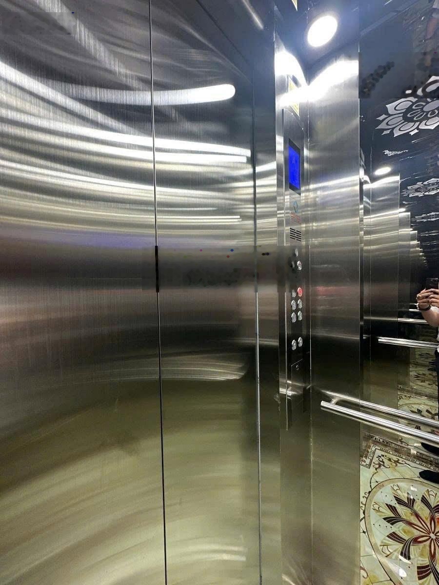 Siêu hiếm!! Nhà phố Đội Cấn, thang máy nhập khẩu, xây mơi 45m*6T đầy đủ NT xịn căn góc, ngõ thông