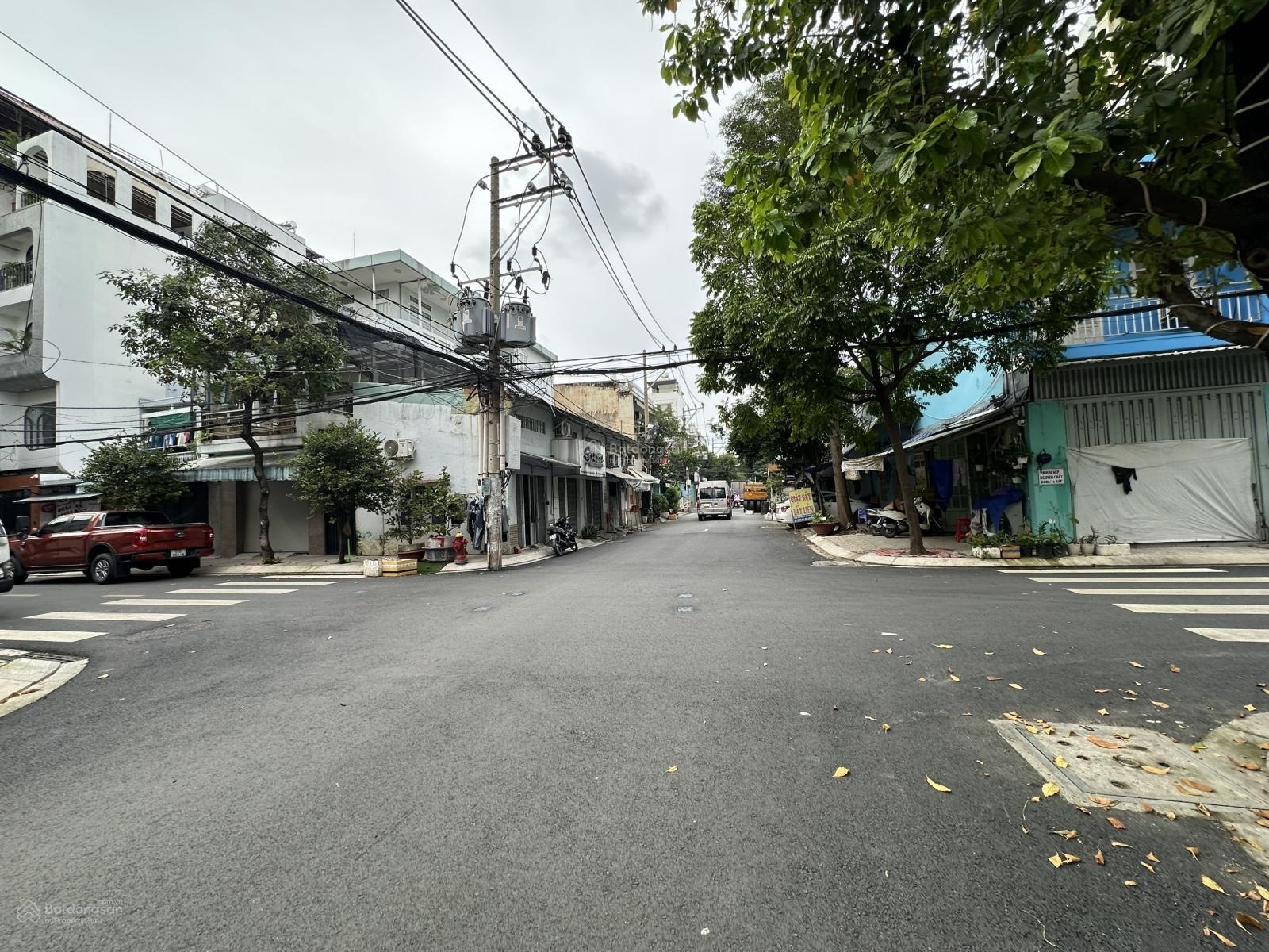 Cặp MT Đỗ BÍ - P. Phú Thạnh - Dt 8m x 18m - Cấp 4 tiện xây mới - giá 18.7 tỷ tl