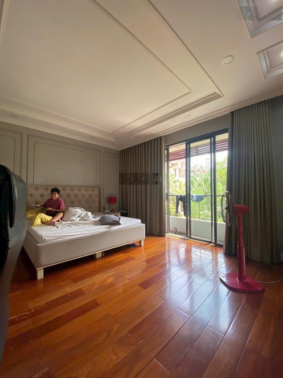 Chỉ 38 tỷ Cực kỳ khan hiếm! Bán nhà mặt tiền Lê văn Sỹ Quận 3 - DT 6x20m 4 tầng có HĐT 100 triệu/th