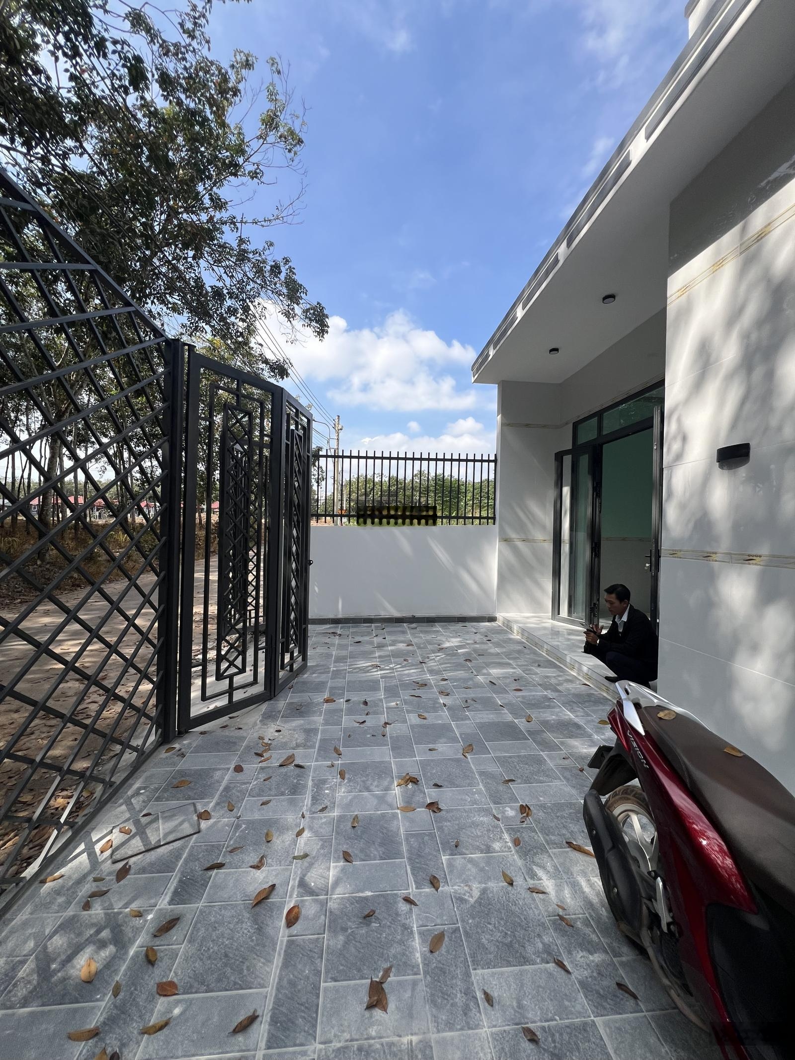 Bán nhà An Điền nhánh DT748 chừng 50m. Nhà mới 2PN, 2 toilet. DT: 91.2m2 thổ cư 60m2, 1,55 tỷ