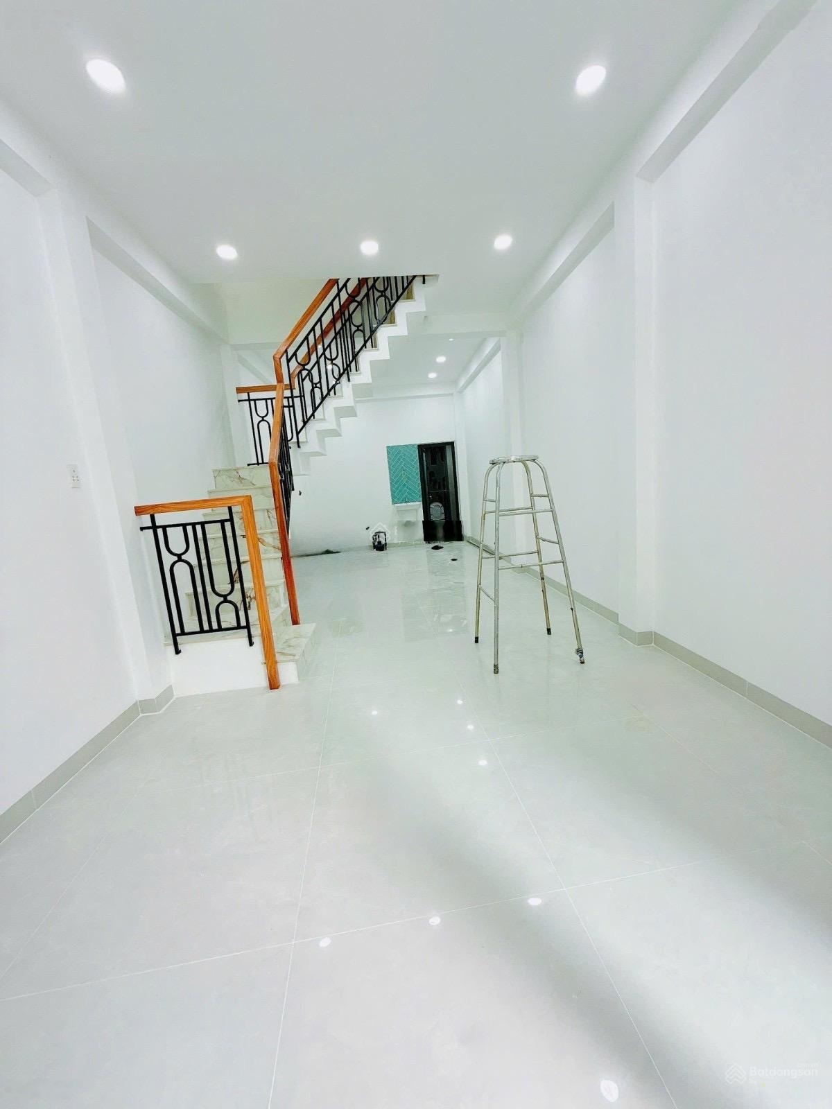 Quận 8 Hưng Phú - cách cầu chữ Y 800m - 30m2 - 2 tầng - nhà mới ở ngay