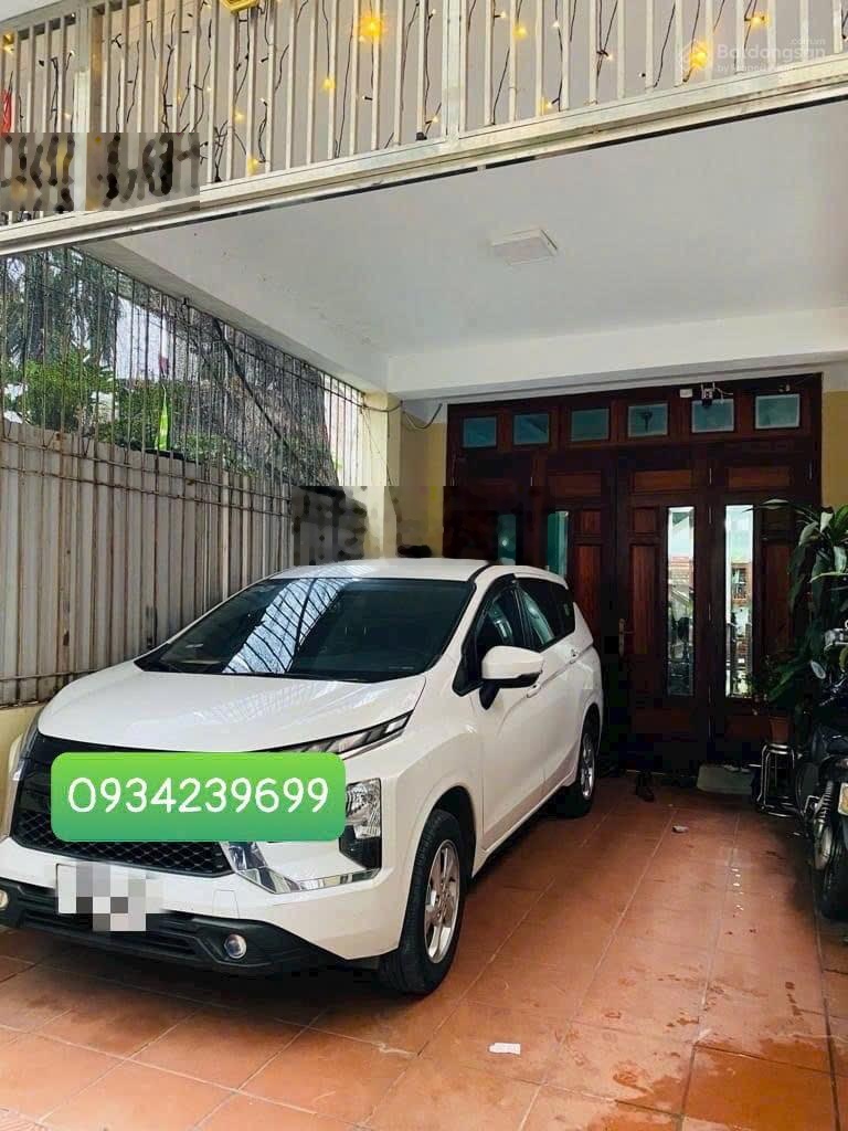 Cần bán nhà phố ngọc thuỵ dt 70 m x4 tầng x4mt giá chỉ hơn 14 tỷ .ô tô 7 chỗ vào nhà rất đẹp