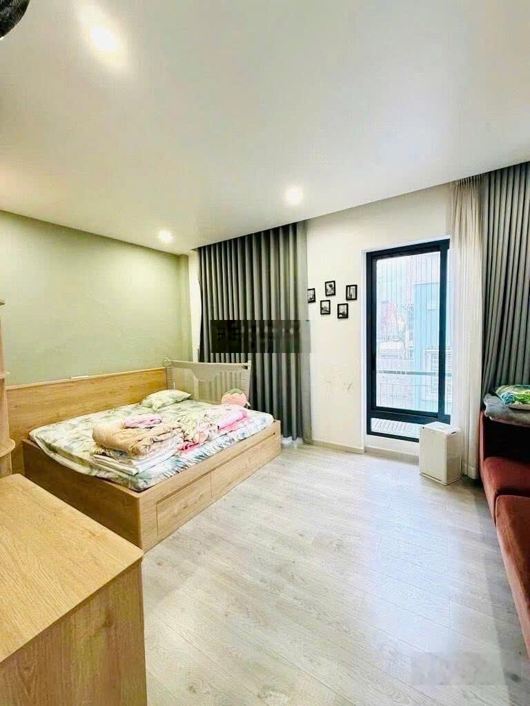 Bán nhanh Đoàn Văn Bơ, Phường 18, Quận 4, bán chỉ 3 tyr500 sổ sẵn, hẻm oto5m 50m2 hoàn công đầy đủ