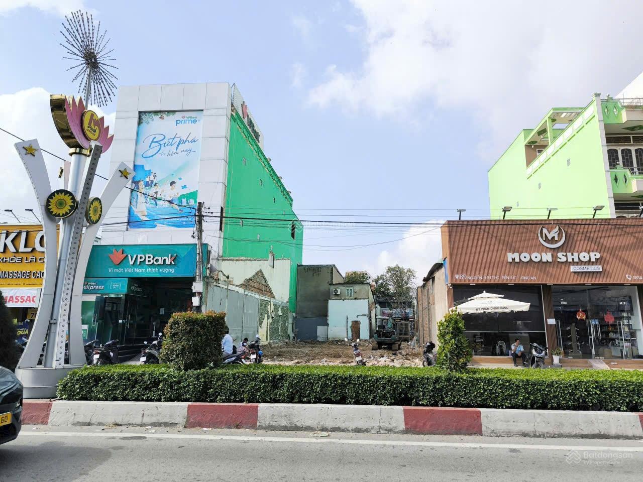 Bán đất thổ cư 10.58x29 MT đường Nguyễn Hữu Thọ, TT Bến Lức, Long An