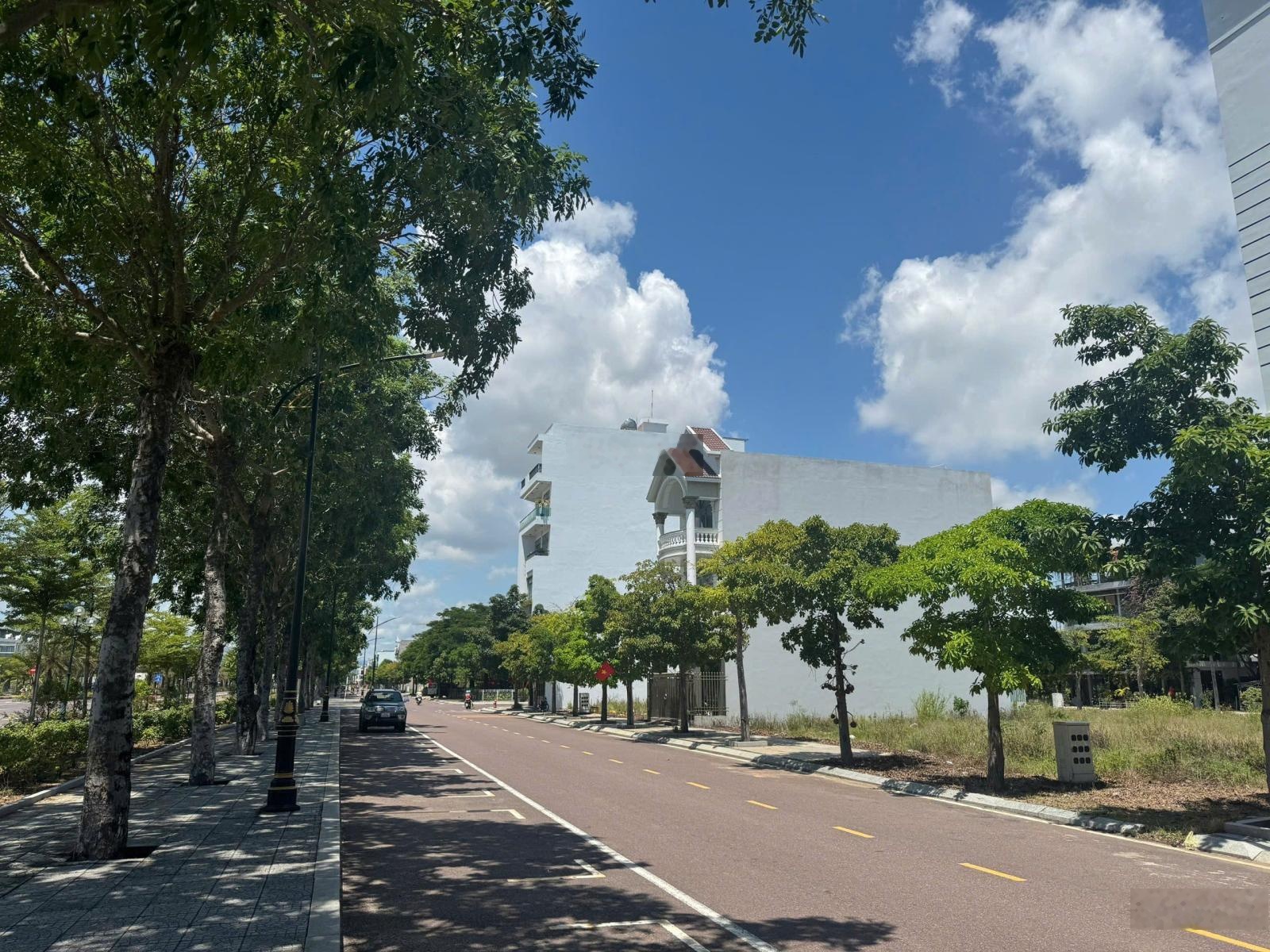 Đại Phú Gia, bán sỉ 4 lô liền kề, thanh khoản tốt, siêu hiếm. Mua đầu tư, tích sản. Lh: 0934136786