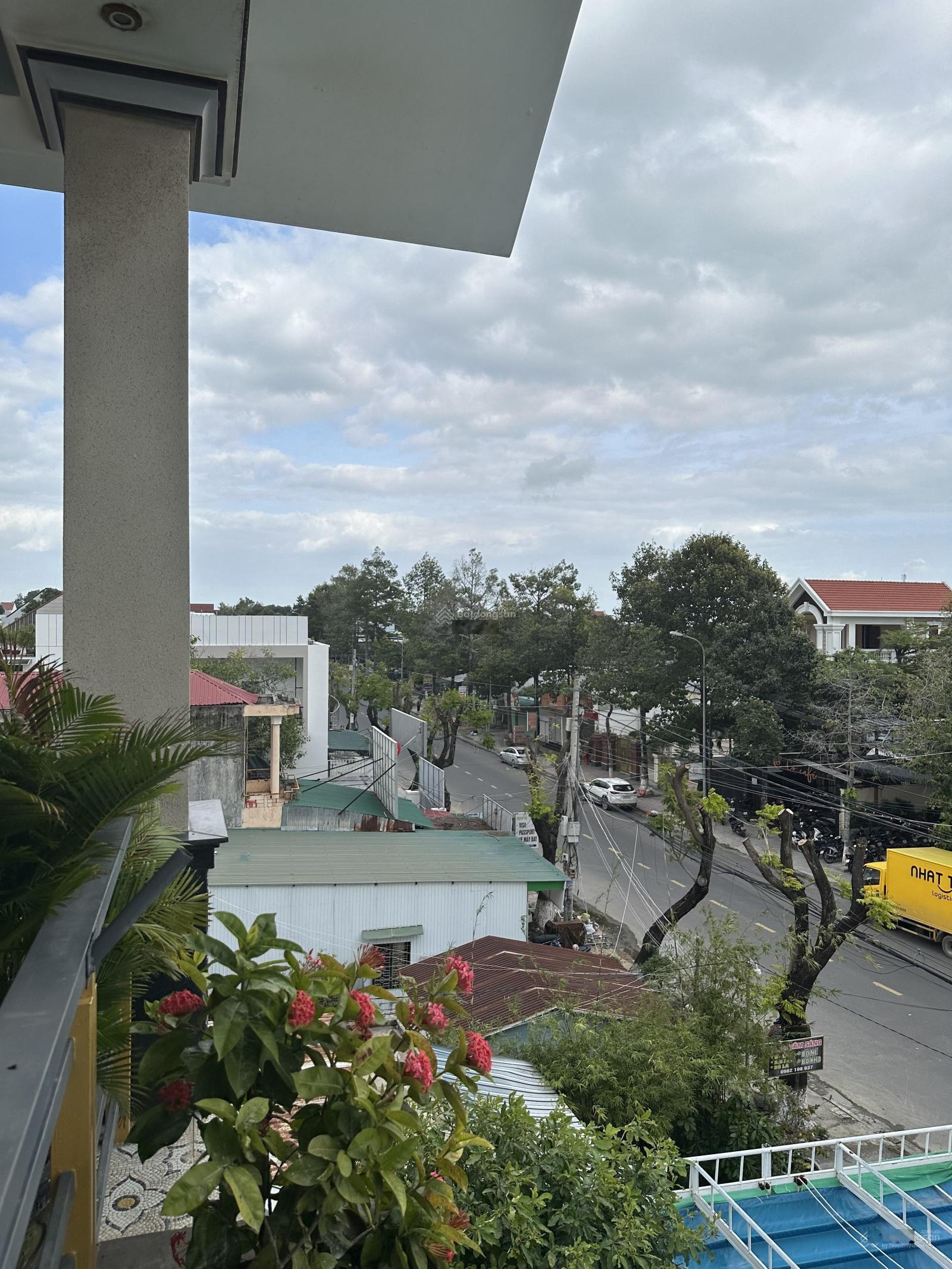 Bán Căn Nhà Biệt Thự Mặt Phố TP Cẩm Ranh view Biển 398m2 Phạm Văn Đồng Trục đường 20m giá 17 tỷ5