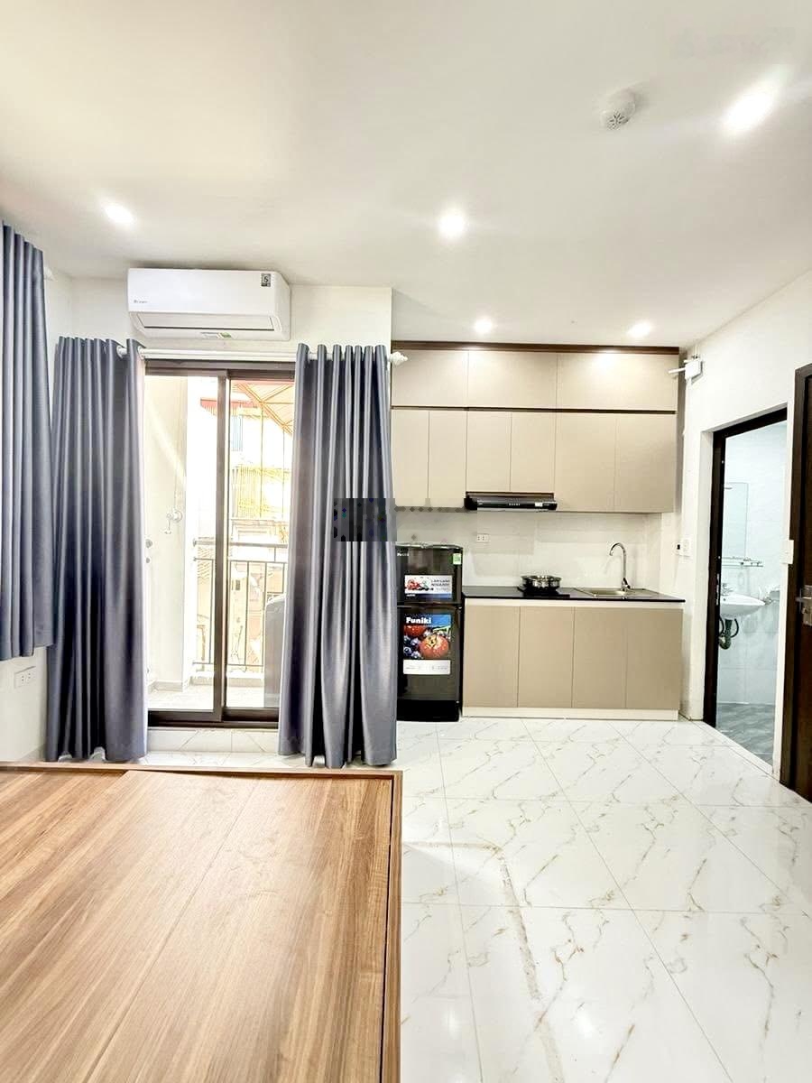 Tin xác thực! Dòng tiền 1tỷ/năm! Cầu Giấy 18.78 tỷ 61m2 * 7 tầng thang máy, 30m ô tô tránh