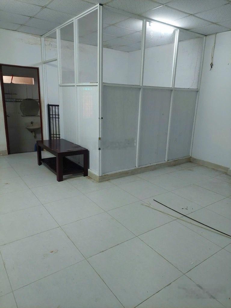 Bán căn nhà 80m2 giá 5 tỷ hơn xíu ngay Ngã Tư Hậu Giang Nguyễn Văn Luông. Đúc BT 2 tầng kiêng cố