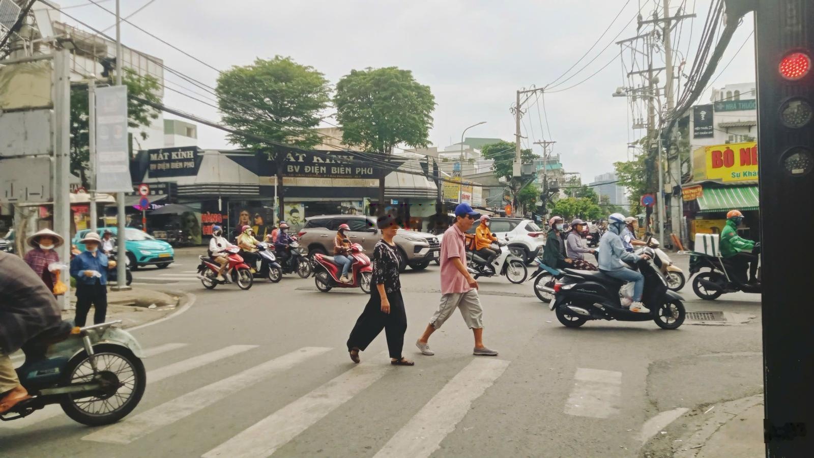 Bán nhà mặt tiền lê văn lương 4 x 20 dòng tiền 520 triệu trên 1 năm. gần nguyễn thị thập quận 7