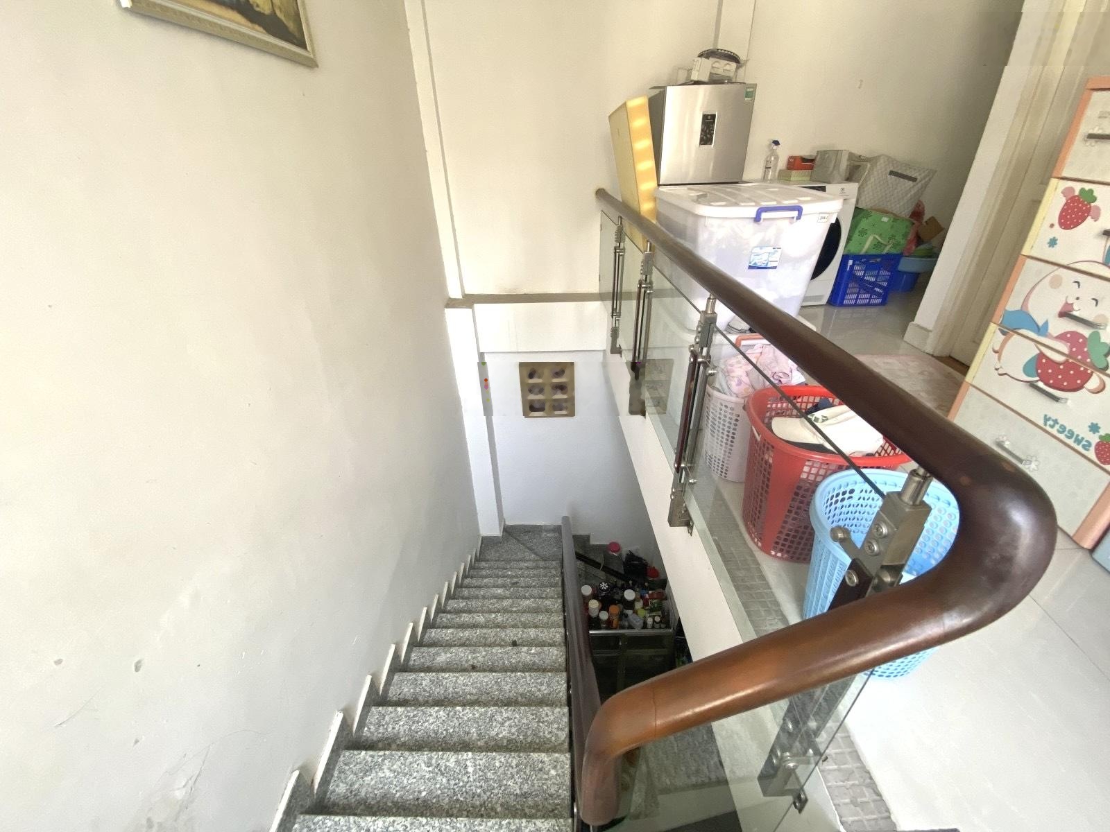 Xe hơi - Phước Long B - Thủ Đức - ngay chợ 339 - gần CĐ Công Thương - tiện xây CHDV - nở hậu 6,9m