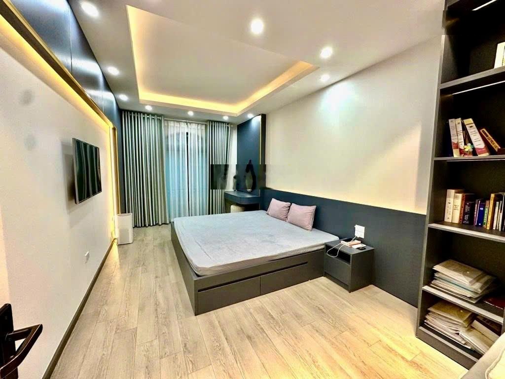 Bán nhà hoàng văn thái - thanh xuân- ngõ nông thang máy 48m- 5t 4pn giá 13.2 tỷ