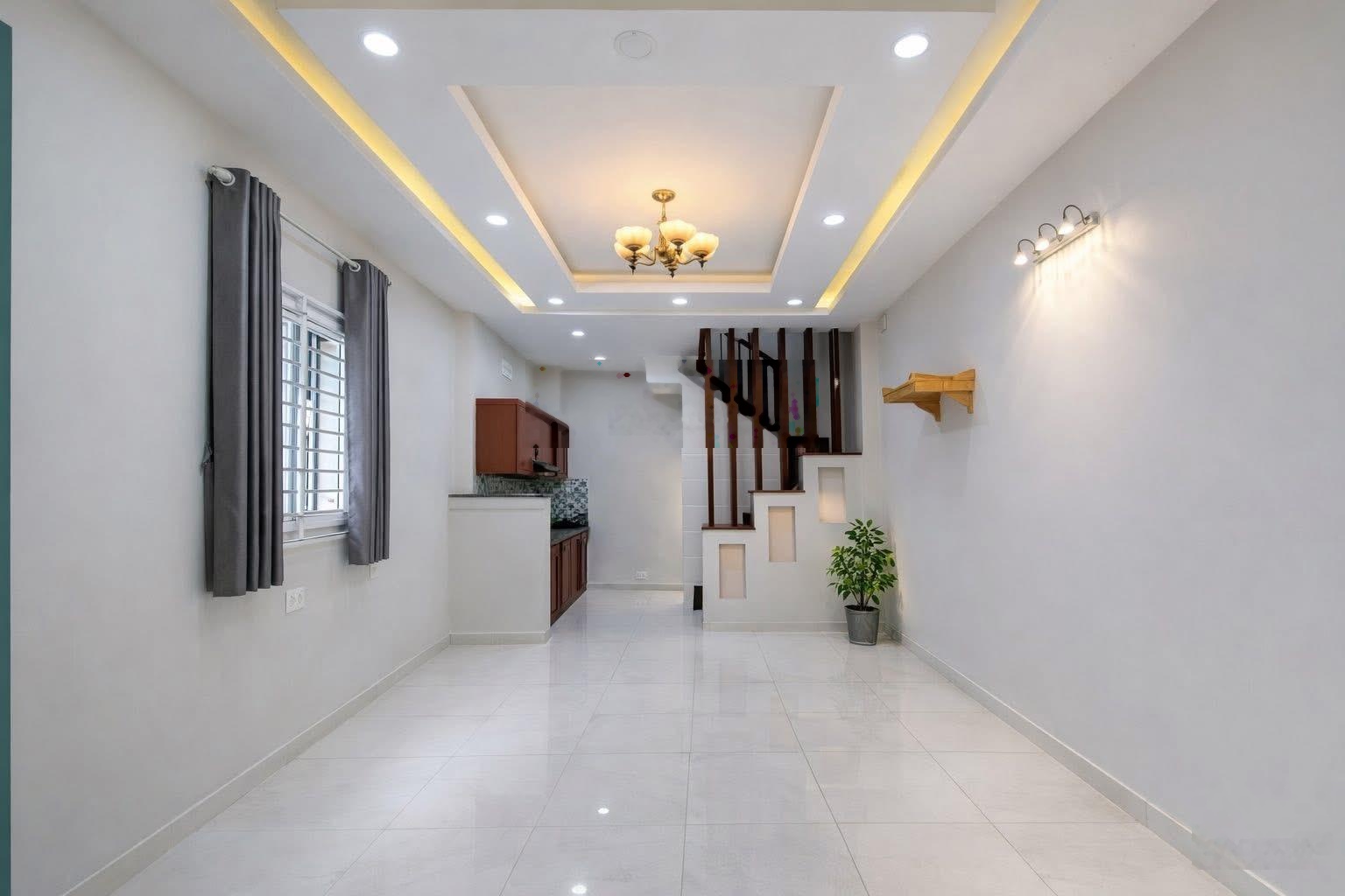 Phan Xích Long, Phú Nhuận - Hẻm mới cải tạo sạch sẽ gần mặt tiền - 4 tầng đúc BTCT