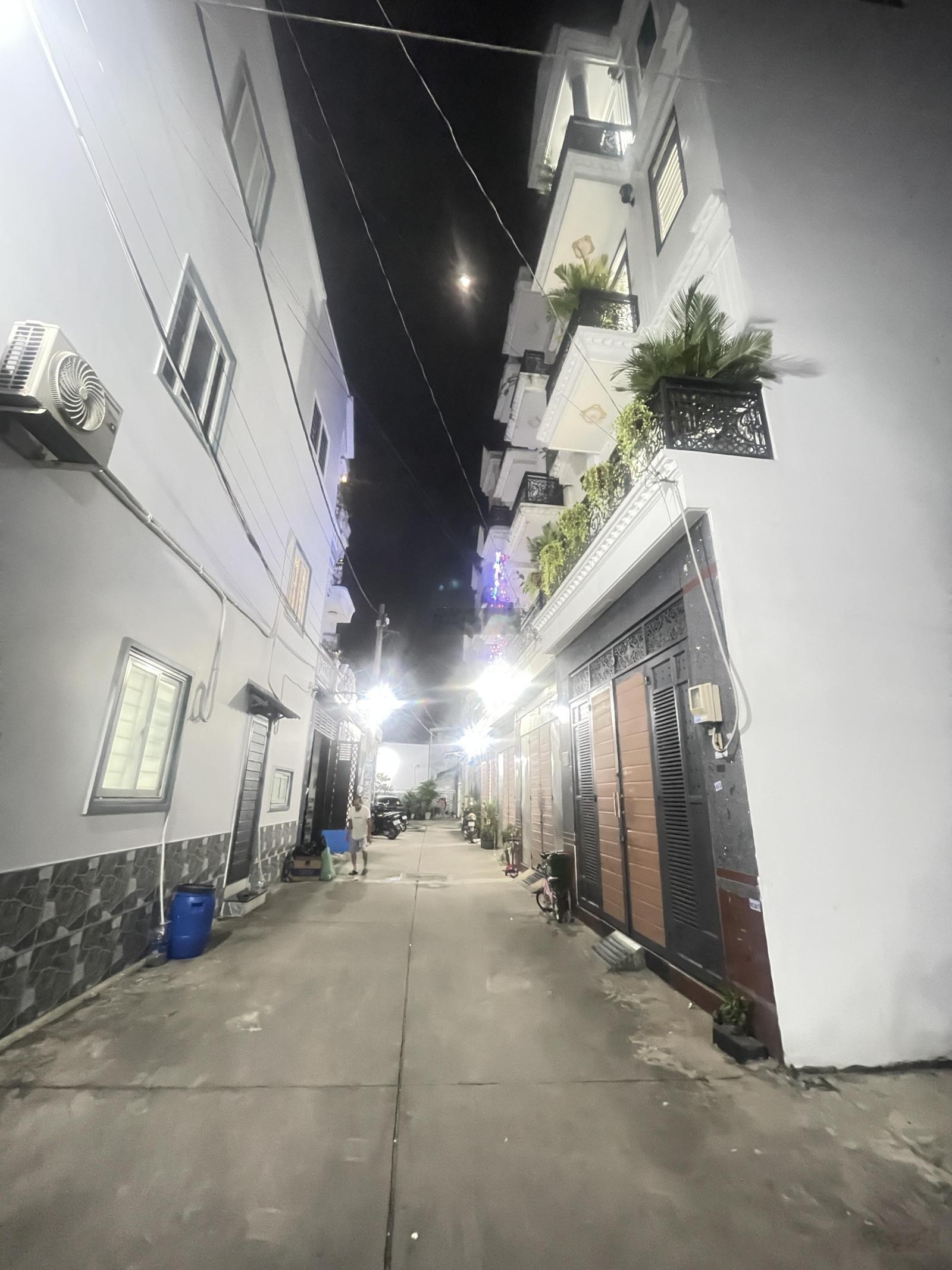 Gia đình có việc về Bắc sống ,cần bán gấp 4m3-12m đúc 1 trệt 3 tấm , 3/ ngắn Trần thị năm .