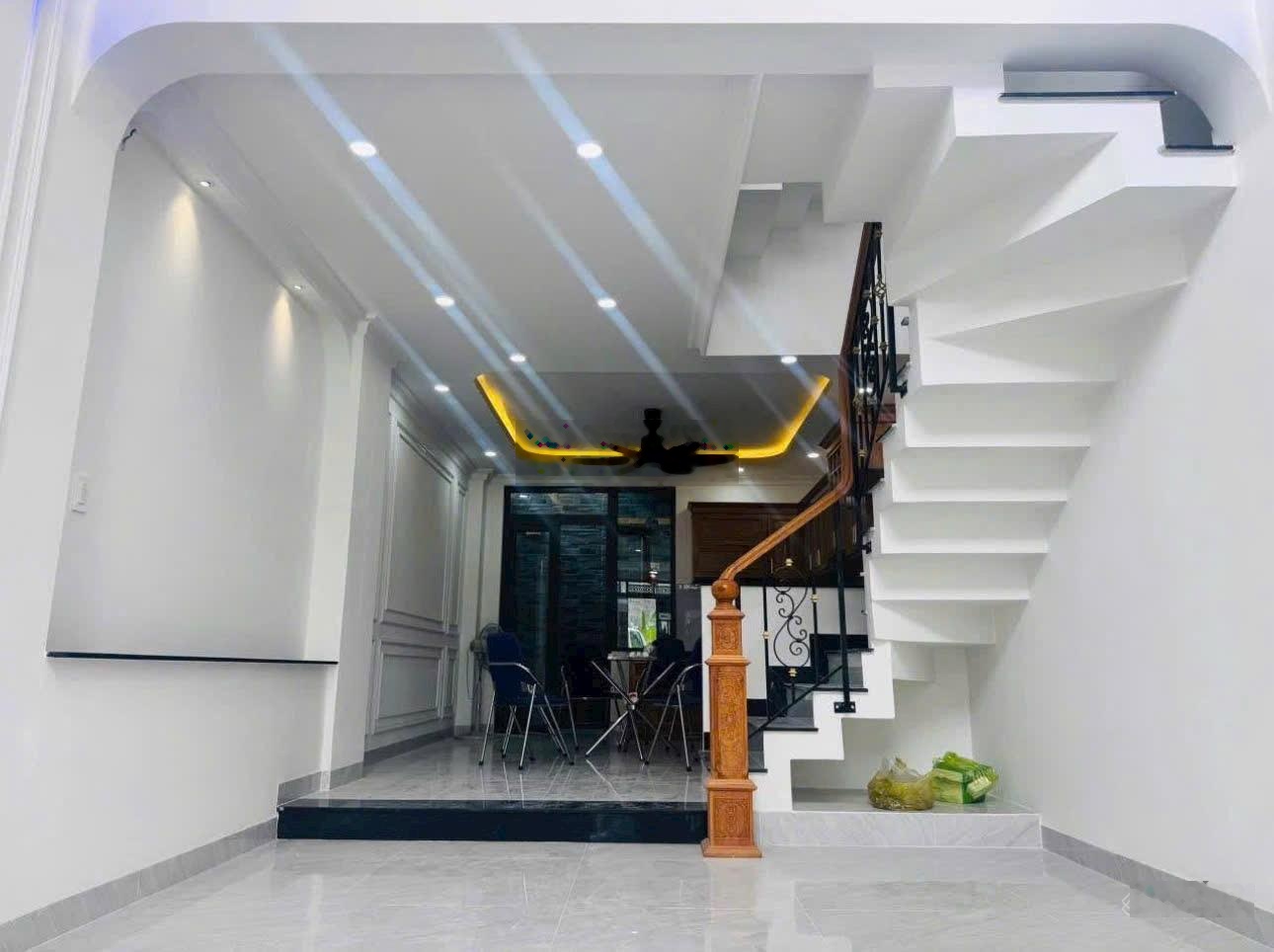 Bán nhà phố 4 tầng Hiệp Bình Chánh Thủ Đức, gần Phạm Văn Đồng giá 7,9 tỷ, sổ hồng riêng