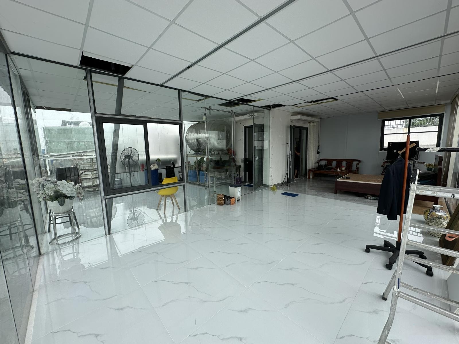 Cho thuê tầng trệt KĐT Vạn Phúc, Thủ Đức | mặt bằng mới, vào ngay!