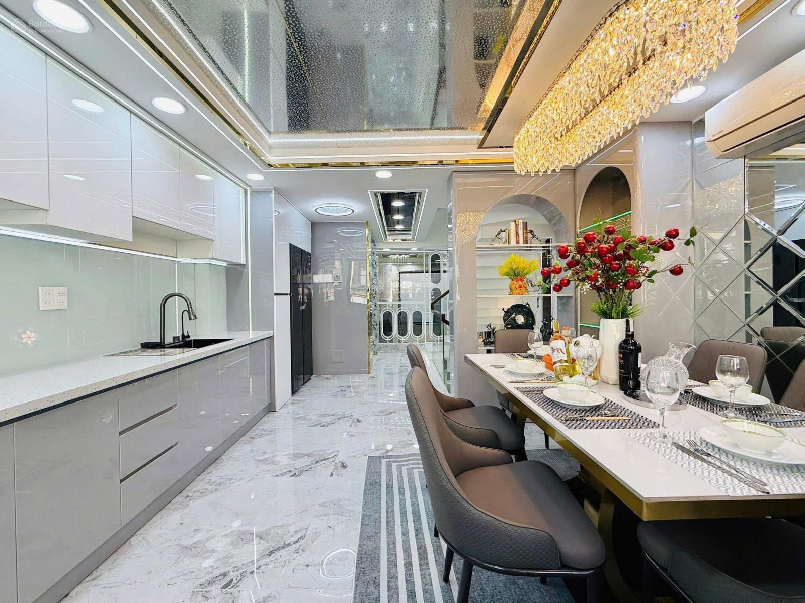 Bán nhà hẻm ô tô, lò siêu, p.8, q.11, 110m2 ( 6,5 x 16,9 ) 3 tỷ 250, có hđ thuê 30tr/ th, hoàn công