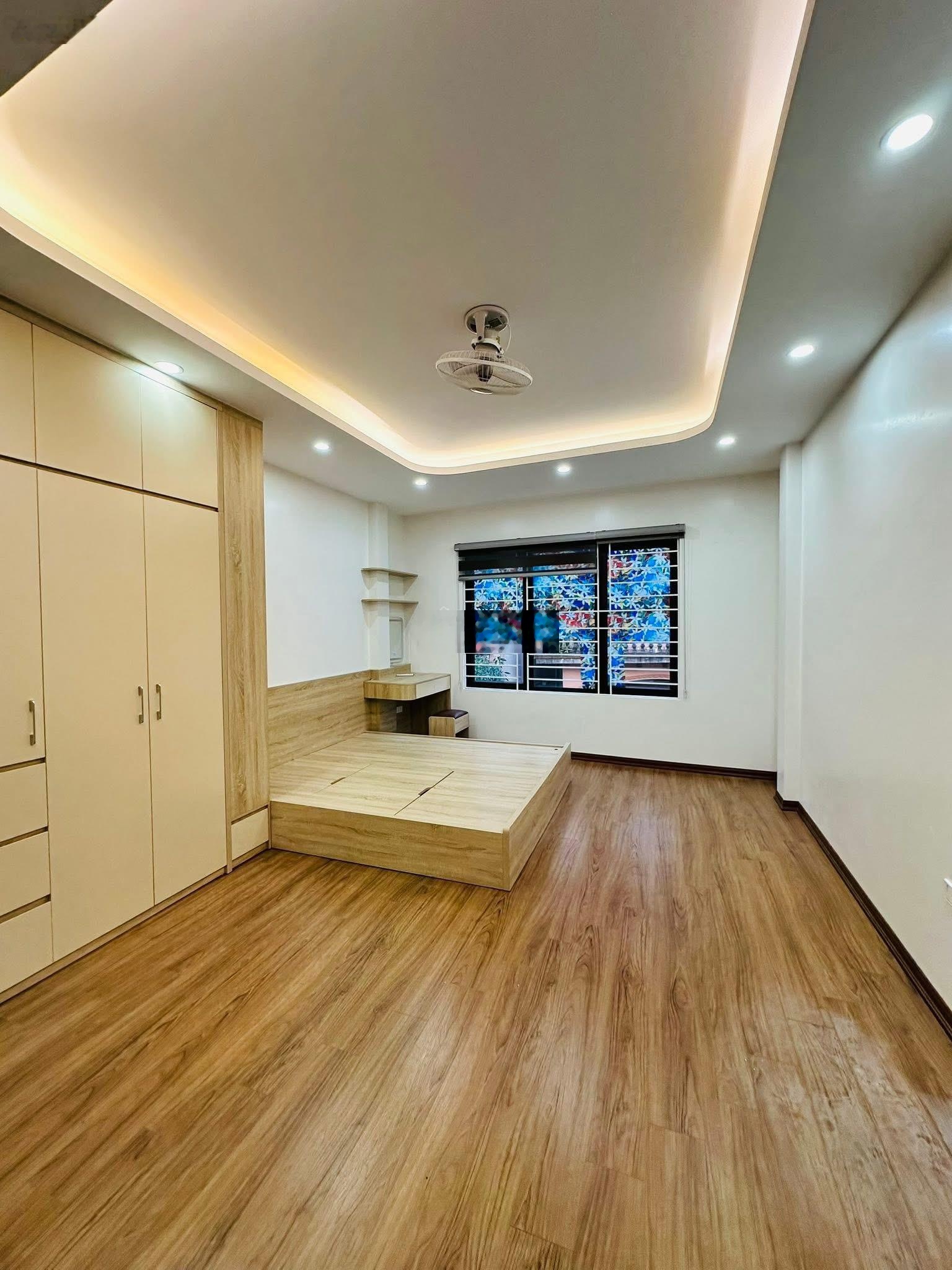 Bán nhà phố Bạch Mai nhà dân xây ngõ thông tứ tung 2 thoáng 35m x4T sổ đỏ CC giá 6.7 tỷ có TL