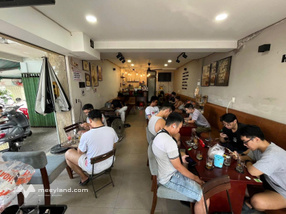 Sang nhượng cà phê Trung Nguyên - Q4 - 80m2- mặt bằng đẹp