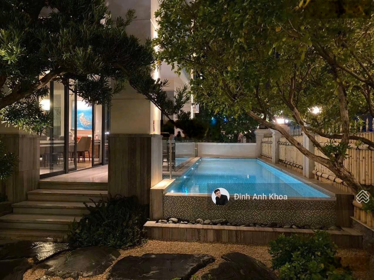 Siêu phẩm biệt thự góc 2 mặt tiền Vinhomes Golden River Quận 1. DT: 20x22,5m giá 750 tỷ. Hầm 4 tầng