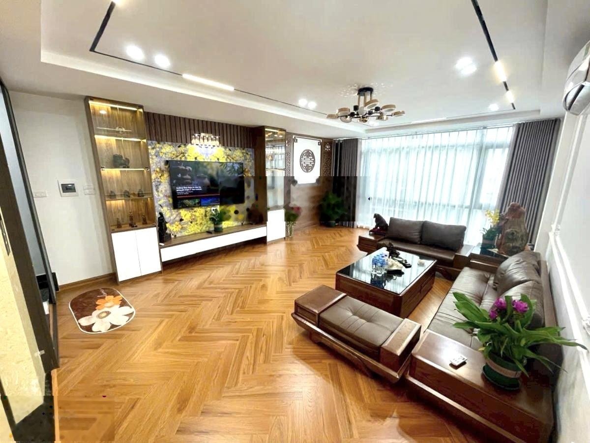 Bán nhà ngõ 23 xuân la -tây hồ - ngõ thông - nhà 2 thoáng -vài bước ra hồ -52m x 4t - giá 11 tỷ hơn