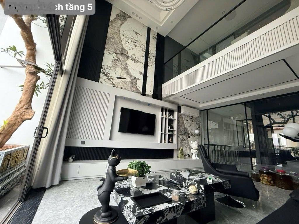 Bán nhà mặt phố Cổ Linh, 70m2, 7 tầng, lô góc, full nội thất, vị trí cực đẹp.