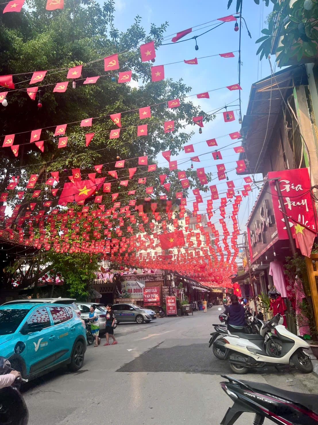 Đẹp nhất Phố Lụa - 61m2 - lô góc 3 mặt thoáng - ô tô thông - Chỉ 13 tỷ