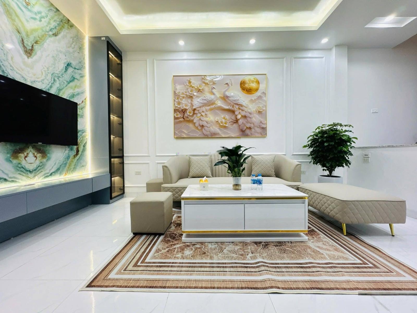 Nhà Đẹp Bạch Mai, Hai Bà Trưng 40m, 5 tầng, mt 4.3m, giá 8.38 tỷ.