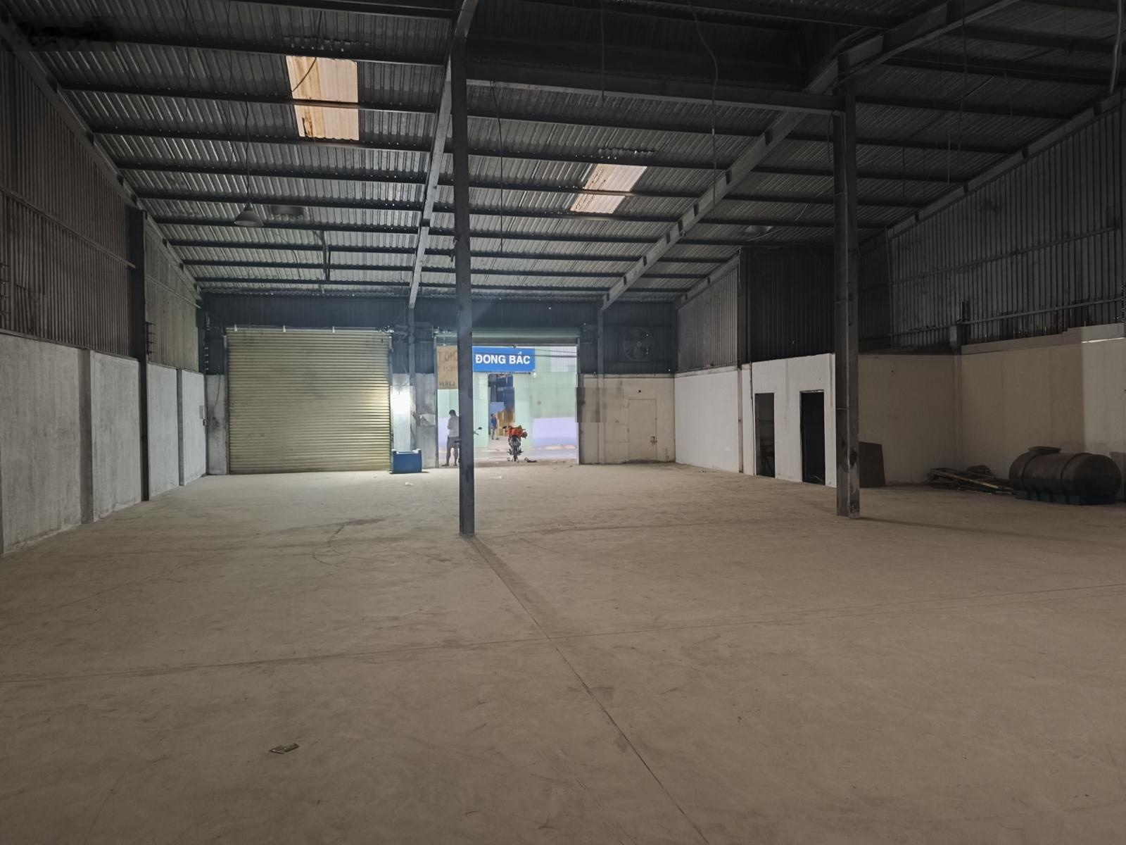 Cho thuê kho xưởng 430m2 mới đẹp đường xe công 40f