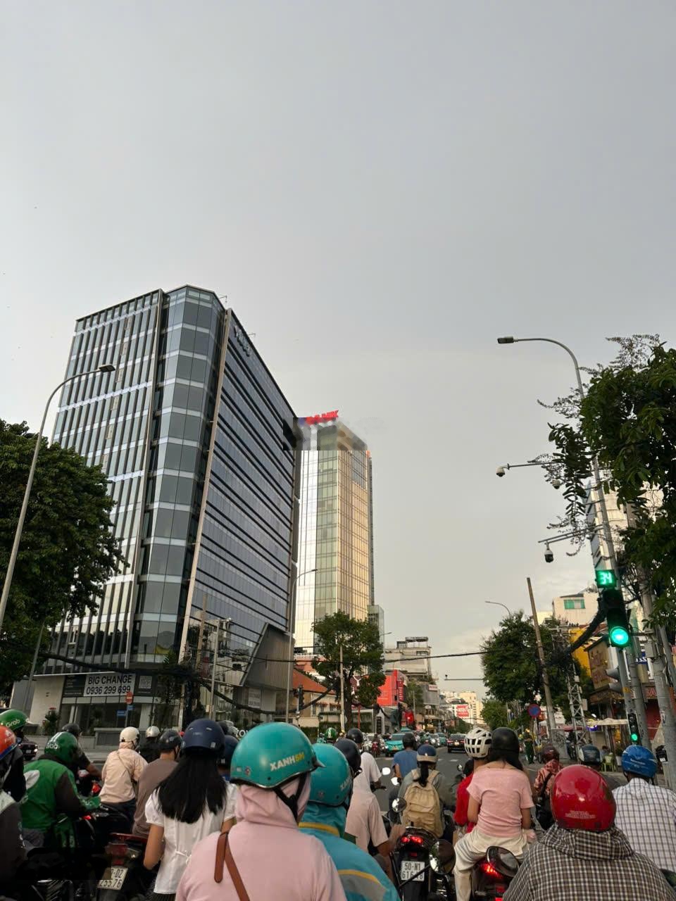 Tòa văn phòng MT đường Hoàng Hoa Thám ngay GA T3, Tân Bình 7.6x30m, hầm 8 lầu, 0941732277 cherry