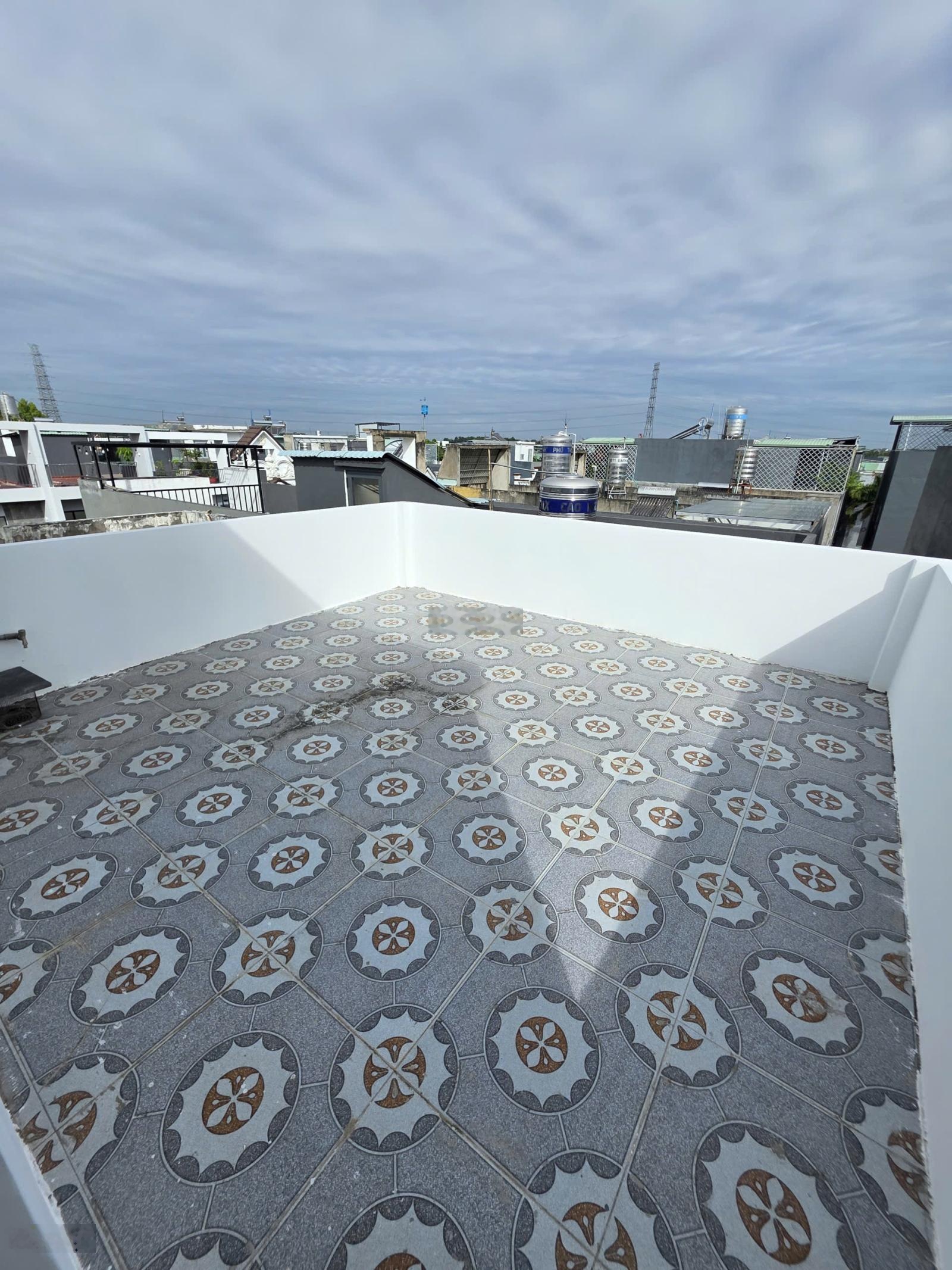 Bán nhà 1T2L 4.2x15m, đường N3 KDC Phú Hồng Đạt p. Bình Chuẩn, full nội thất