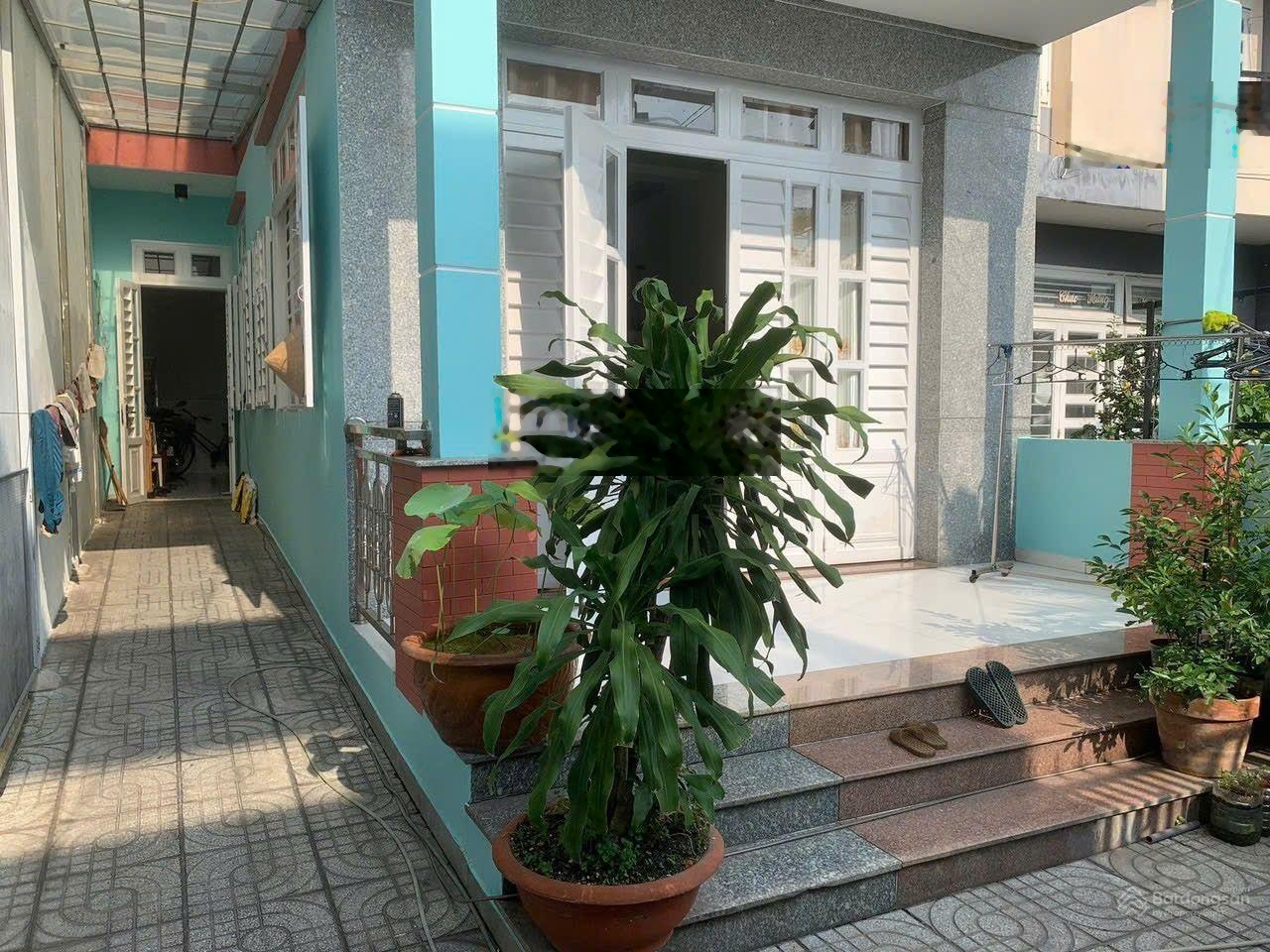 Nhà chính chủ, diện tích lớn 116m2 6x19m, giáp kênh gần trường THPT Nguyễn Trãi, oto vào tận nhà