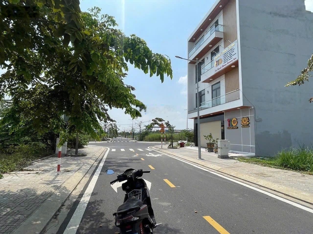 Chiết khấu 15%! Khu đô thị liền kề HCM, hưởng lợi trực tiếp vành đai 3, Sổ sẵn giá chỉ 20tr/m2